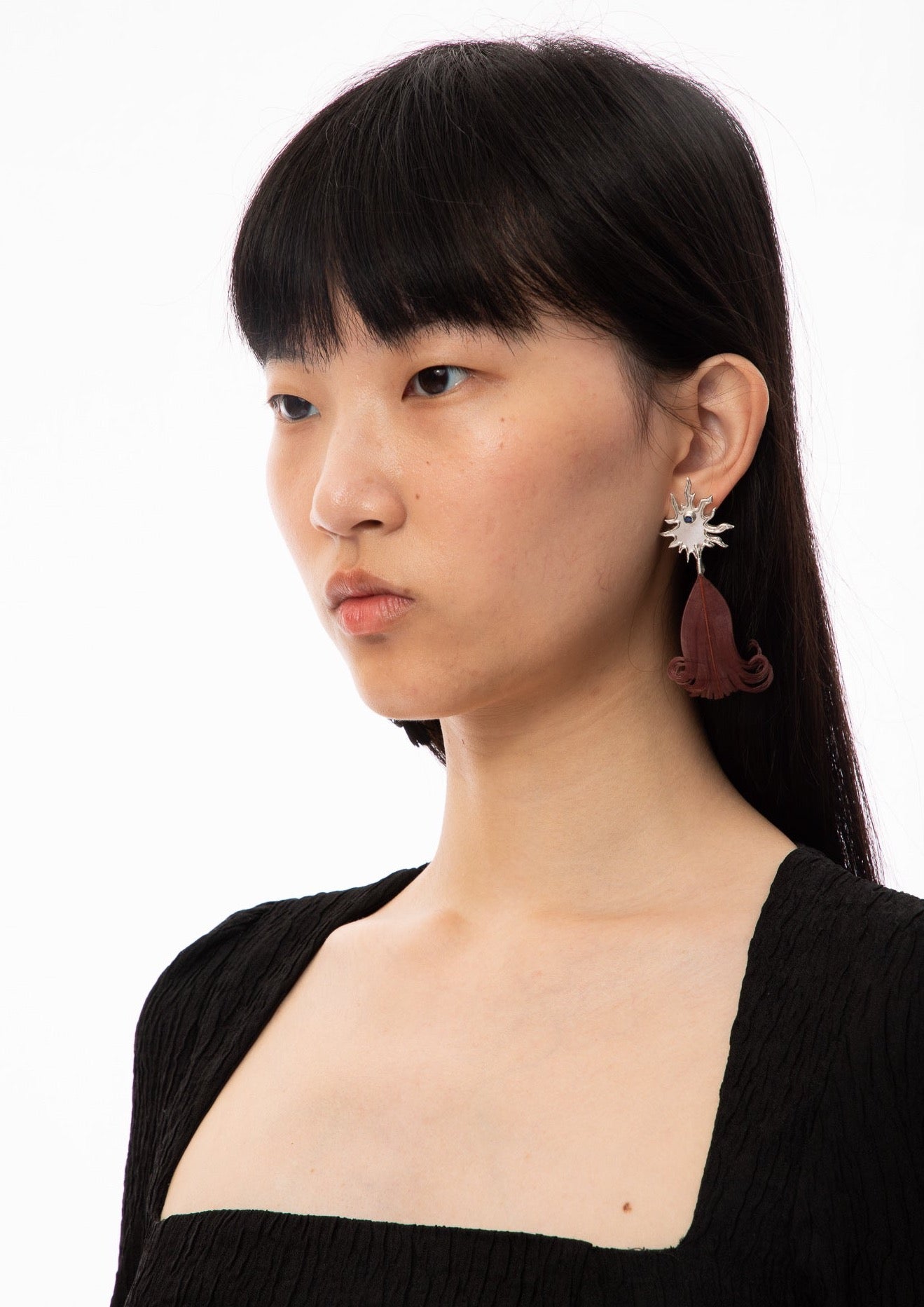 10g per dose, ear studs