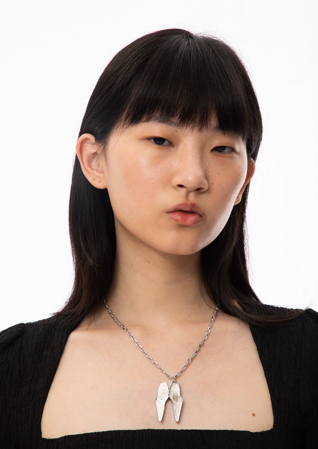 27.91g per dose, necklace