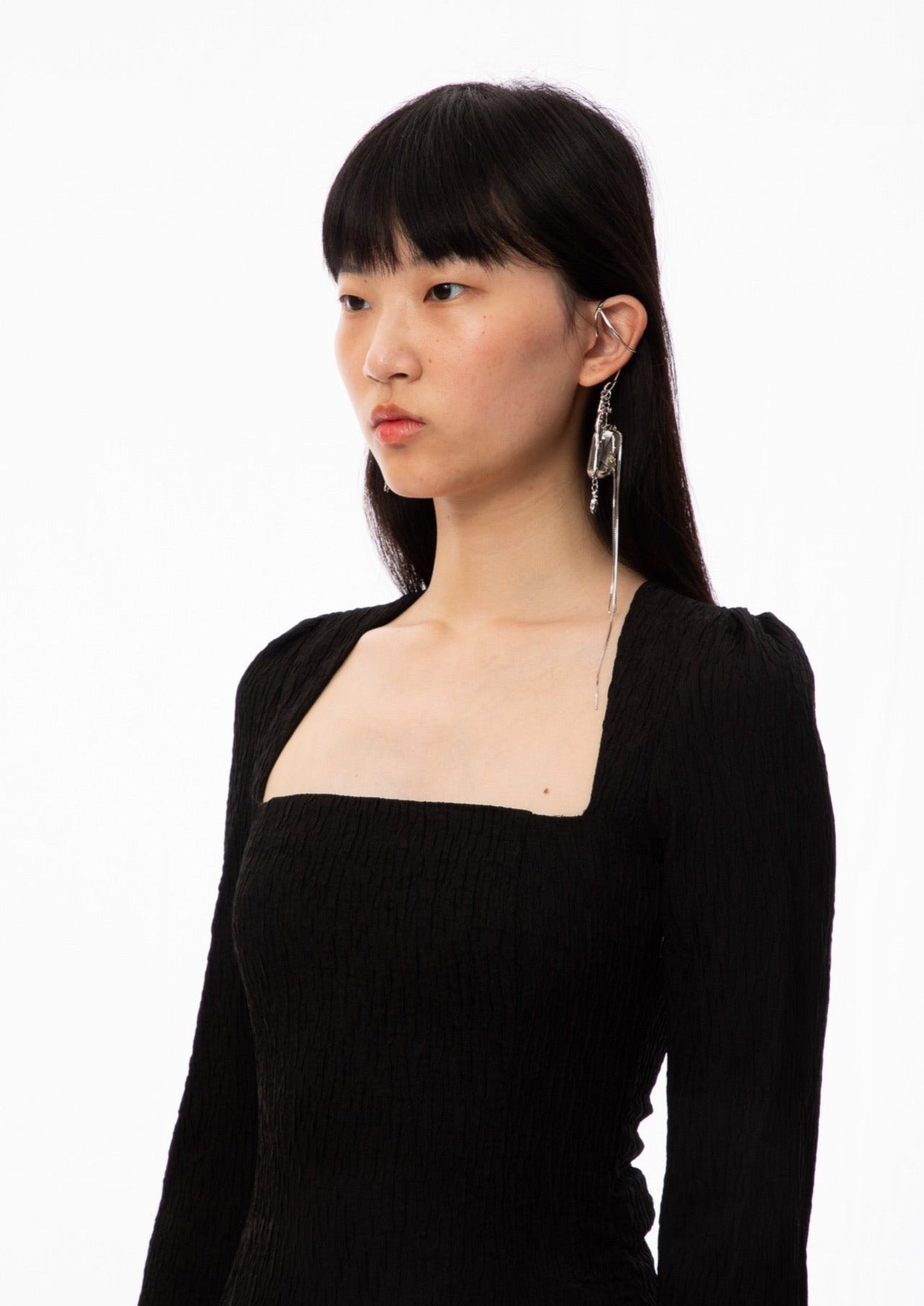 每剂 36.56 克,2020 年,耳套