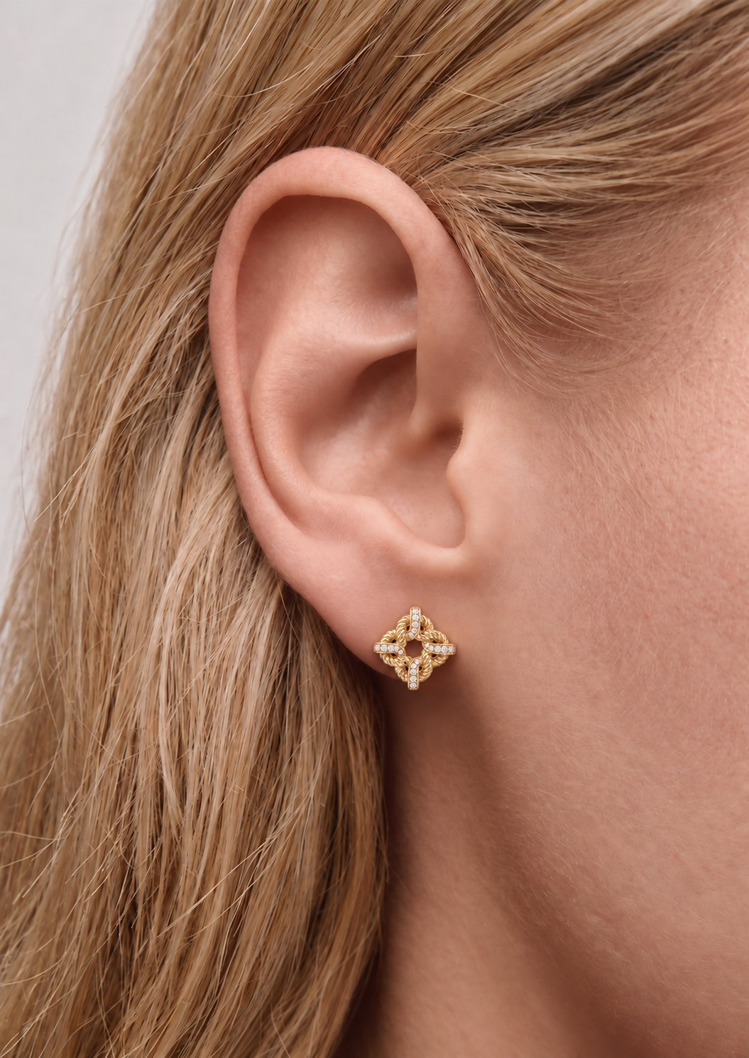 Logo Window Stud Earrings in 18K Gold