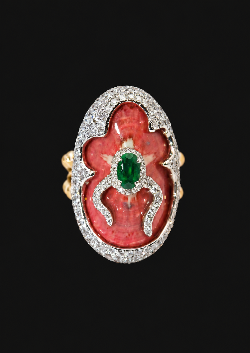Tsavorite Shell Ring in 18K Gold