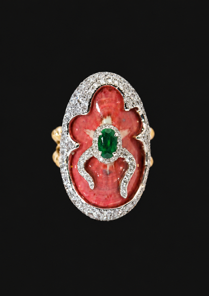 Tsavorite Shell Ring in 18K Gold