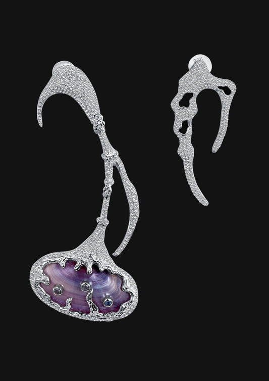 Shell Earrings — White in 18K Gold