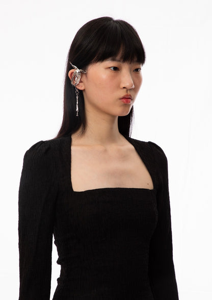 49g per dose, ear cuff